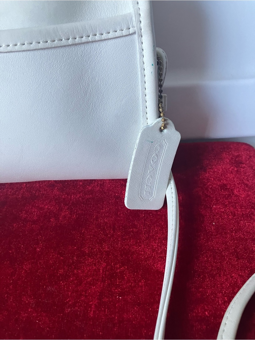 Vintage Coach 9017 Abbie Abby Zip White Small Crossbody Leather Purse Bag - Picture 2 of 6